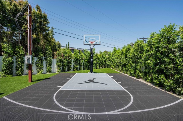 Detail Gallery Image 36 of 37 For 16711 Moorpark St, Encino,  CA 91436 - 6 Beds | 6/1 Baths