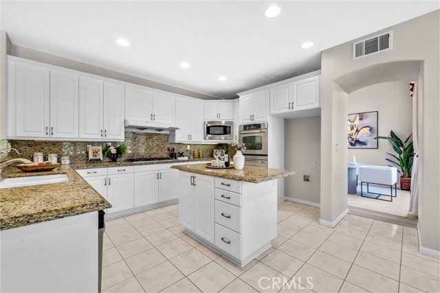 Detail Gallery Image 13 of 46 For 2572 Carlton Pl, Rowland Heights,  CA 91748 - 5 Beds | 5 Baths