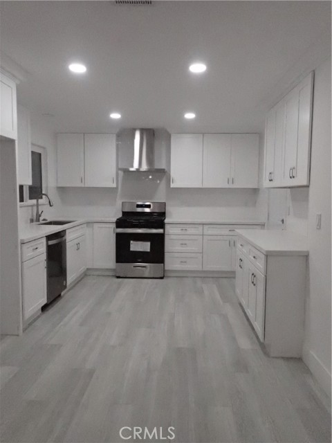 14601 COLONIAL DR, Westminster CA: https://media.crmls.org/medias/b765b4b6-1ad2-4137-8835-d339b52a1cee.jpg