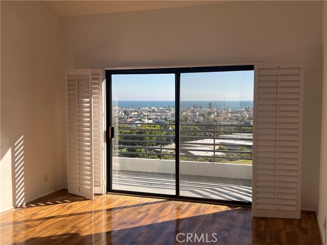 270 Cagney Lane, Newport Beach CA: https://media.crmls.org/medias/b765d06d-c20a-4a3d-b64c-93e4223ce4e7.jpg
