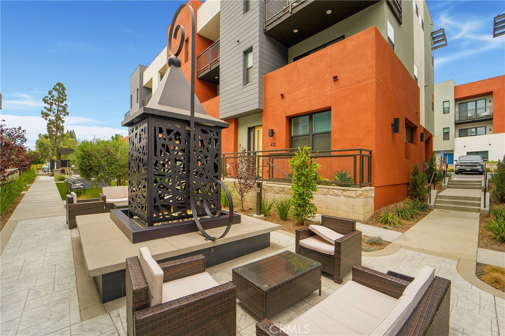 434 Village Way