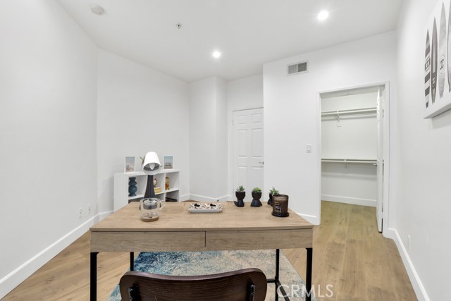 Detail Gallery Image 16 of 27 For 620 S Gramercy #338,  Los Angeles,  CA 90005 - 2 Beds | 2 Baths