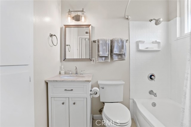 20071 Moontide Circle, Huntington Beach CA: https://media.crmls.org/medias/b765ef76-2996-4de2-a2fc-9d7368b20114.jpg