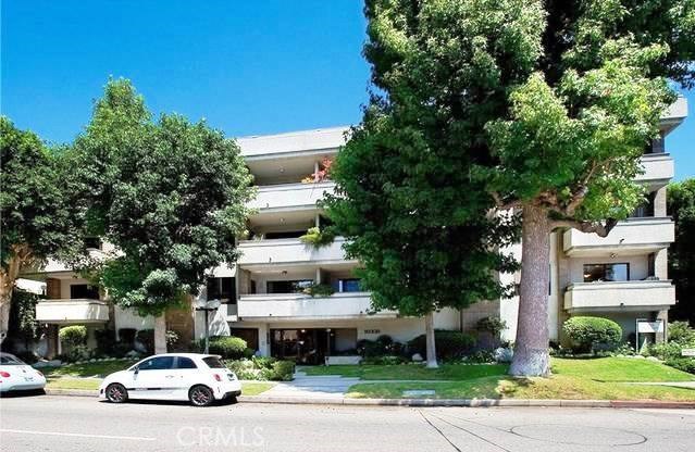 Photo of 10331 Riverside Drive #302, Toluca Lake, CA 91602
