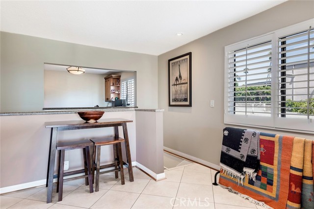 Detail Gallery Image 12 of 35 For 3811 E Livingston Dr #1,  Long Beach,  CA 90803 - 3 Beds | 2/1 Baths