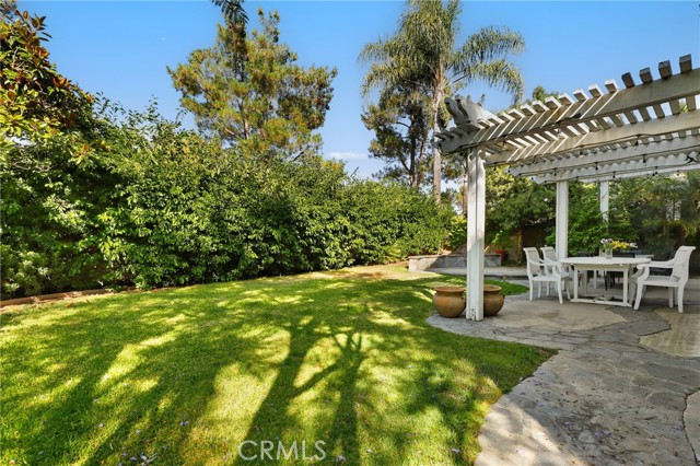 61 Summitcrest, Rancho Santa Margarita CA: https://media.crmls.org/medias/b766d31c-fc20-4ac1-af90-1b490bc43a8c.jpg