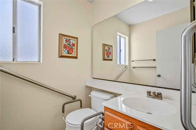 Detail Gallery Image 13 of 20 For 1448 Grey Oaks Ct, Oceanside,  CA 92056 - 3 Beds | 1/1 Baths