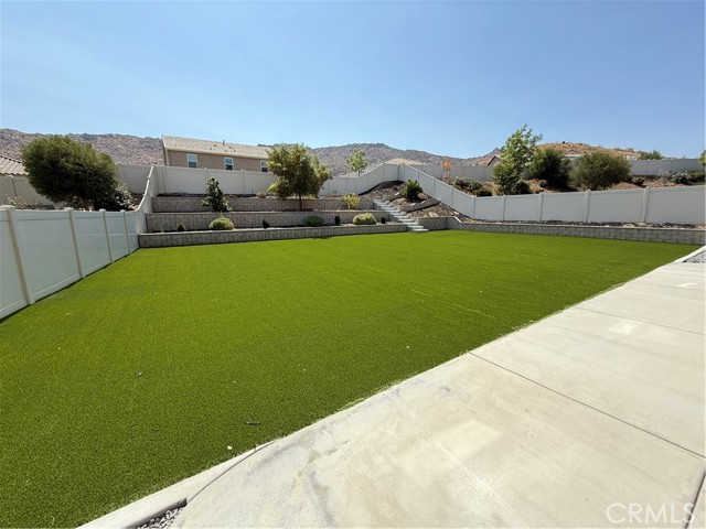 672 Suukat Court, San Jacinto CA: https://media.crmls.org/medias/b767b643-4808-4f56-b9a6-3cc067f38d1a.jpg