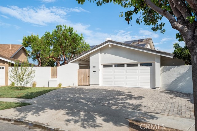 1086 Vallejo Circle, Costa Mesa, CA 92626