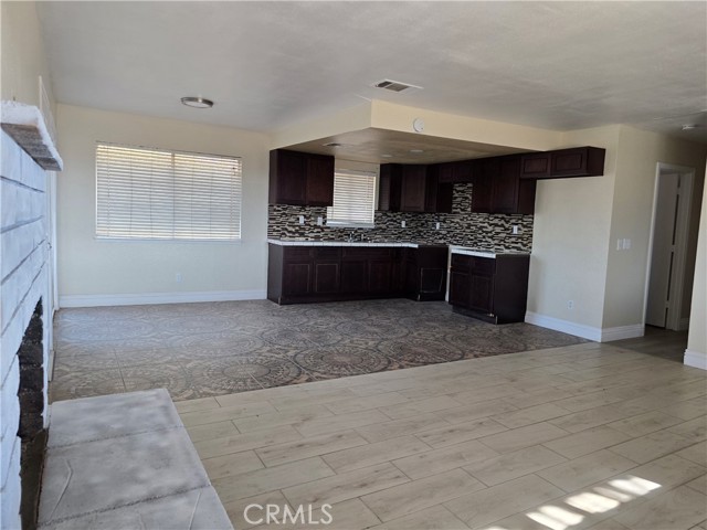 41042 163rd St E, Lancaster CA: https://media.crmls.org/medias/b768b7a9-3864-4b74-8b86-f5ad859238e2.jpg