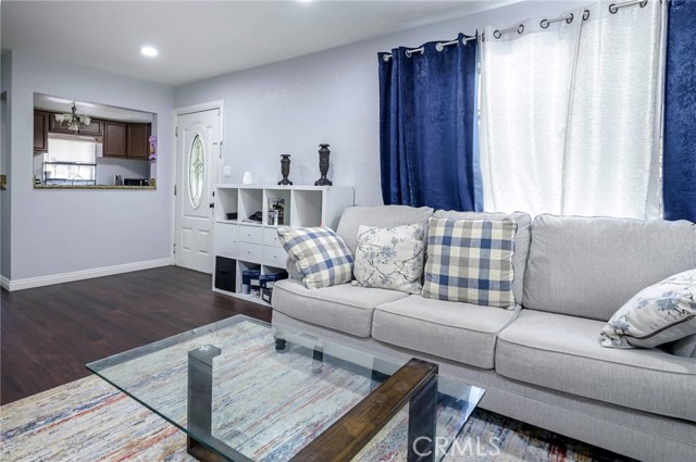 10926 Corby Avenue, Norwalk CA: https://media.crmls.org/medias/b768f159-fc7b-40af-bb1c-5c1623807582.jpg