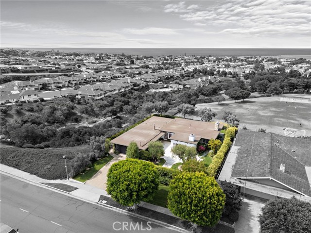 Detail Gallery Image 35 of 38 For 3007 Harbor View, Corona Del Mar,  CA 92625 - 3 Beds | 2/1 Baths