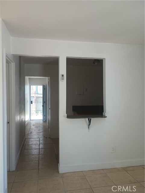 Detail Gallery Image 4 of 9 For 687 Karesh Ave #3,  Pomona,  CA 91767 - 2 Beds | 1 Baths