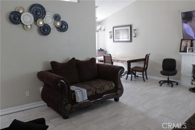 Detail Gallery Image 6 of 19 For 13740 Searson Dr, Moreno Valley,  CA 92553 - 3 Beds | 2 Baths
