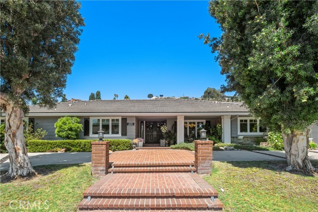 Detail Gallery Image 3 of 53 For 12261 Browning Ave, North Tustin,  CA 92705 - 5 Beds | 4/1 Baths
