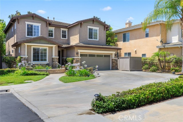 8110 E Brookdale Ln, Anaheim Hills, CA 92807