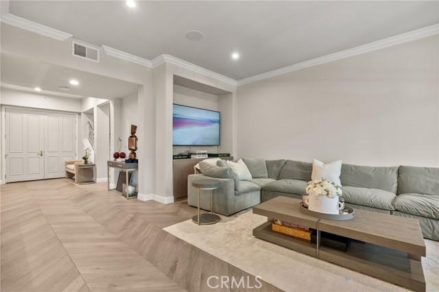Detail Gallery Image 5 of 38 For 11500 San Vicente Bld #202,  Los Angeles,  CA 90049 - 3 Beds | 3/1 Baths