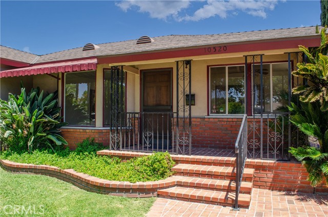 10520 Haskell Avenue, Granada Hills CA: https://media.crmls.org/medias/b76d4617-235c-4717-bbf8-c93916348333.jpg