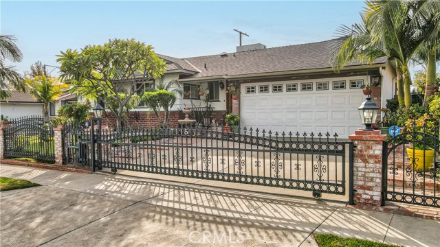 Detail Gallery Image 1 of 59 For 7115 Park Manor Ave, North Hollywood,  CA 91605 - 4 Beds | 2 Baths