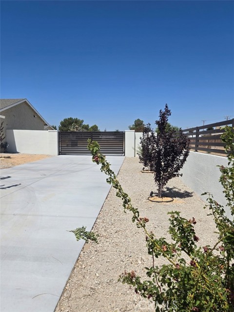 Detail Gallery Image 24 of 50 For 11252 Locust Ave, Hesperia,  CA 92345 - 3 Beds | 2 Baths