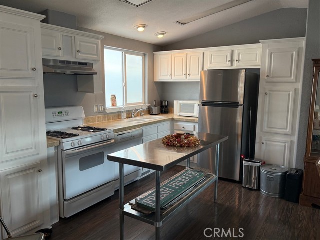 Detail Gallery Image 8 of 23 For 750 E Carson St #70,  Carson,  CA 90745 - 2 Beds | 2 Baths