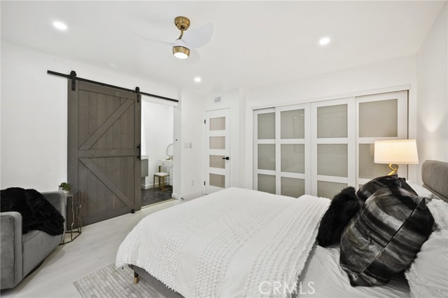 Detail Gallery Image 18 of 27 For 14348 Riverside Dr #10,  Sherman Oaks,  CA 91423 - 3 Beds | 3 Baths