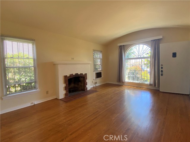 Hardwood Floor throughout