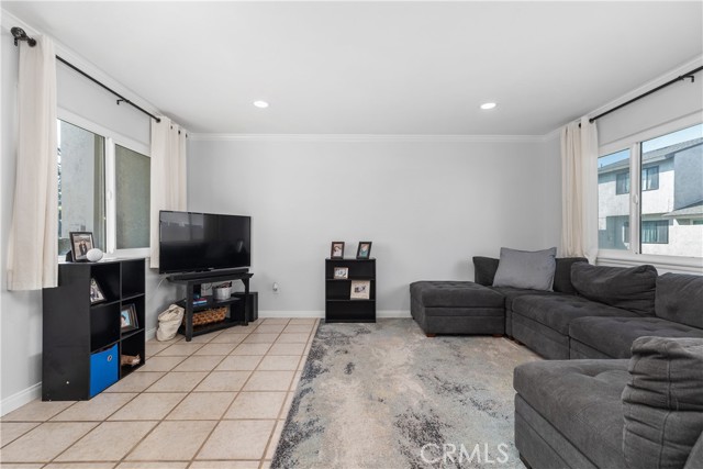 Detail Gallery Image 4 of 24 For 449 N via Napoli, Anaheim,  CA 92806 - 3 Beds | 1/1 Baths