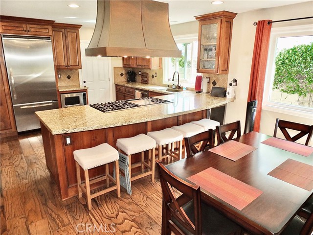 Detail Gallery Image 8 of 26 For 4640 Hazelnut Ave, Seal Beach,  CA 90740 - 4 Beds | 2 Baths