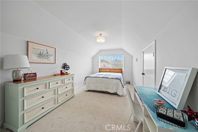 2214 Avalon Street, Costa Mesa CA: https://media.crmls.org/medias/b7714a8b-3f17-4cee-abf7-60b53a99b65f.jpg