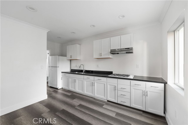 6653 Belmar Avenue, Reseda CA: https://media.crmls.org/medias/b772531d-ea75-46b9-a60e-ab20ef608256.jpg
