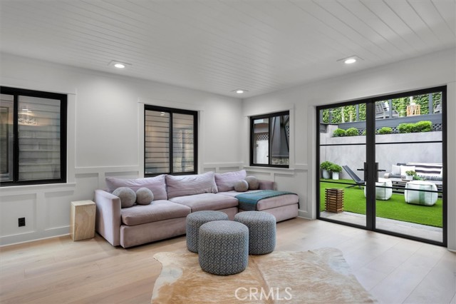 1012 10th Street, Manhattan Beach CA: https://media.crmls.org/medias/b772bb7c-57f6-4b88-8a48-69496161c32d.jpg