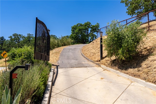 Detail Gallery Image 2 of 58 For 9900 Carmelita Ave, Atascadero,  CA 93422 - 3 Beds | 2/1 Baths