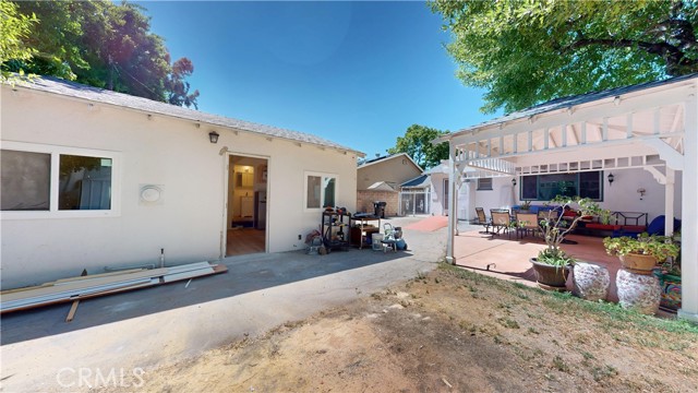 13322 Valleyheart N Drive, Sherman Oaks CA: https://media.crmls.org/medias/b773d59d-8628-4e22-b394-a0b55baf84a1.jpg
