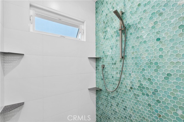 3556 Rutgers Avenue, Long Beach CA: https://media.crmls.org/medias/b773d64d-042c-4f7a-a222-ee02ffe8c645.jpg