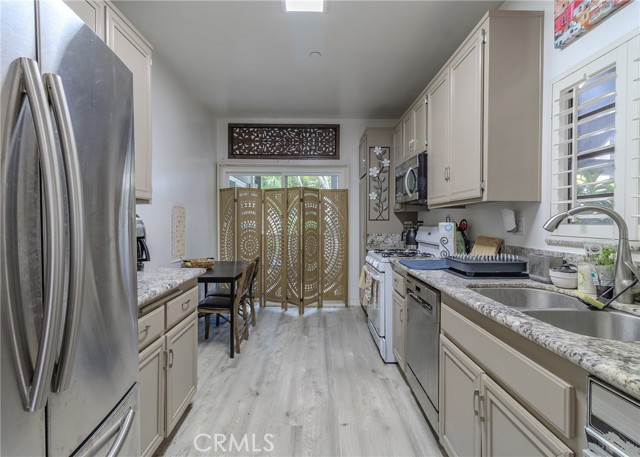Detail Gallery Image 5 of 24 For 2538 W Macarthur Bld #117,  Santa Ana,  CA 92704 - 2 Beds | 2 Baths