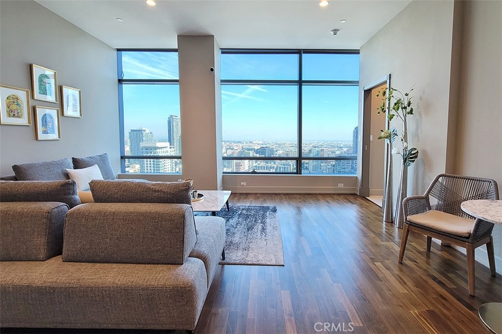 900 W Olympic Boulevard 30G, Los Angeles, CA 90015