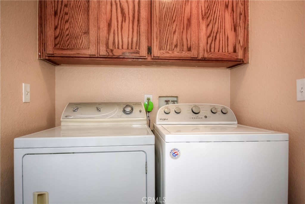 https://media.crmls.org/medias/b774f4ba-bbf6-4b08-8b91-16dbd4cf87c5.jpg?preset=X-Large