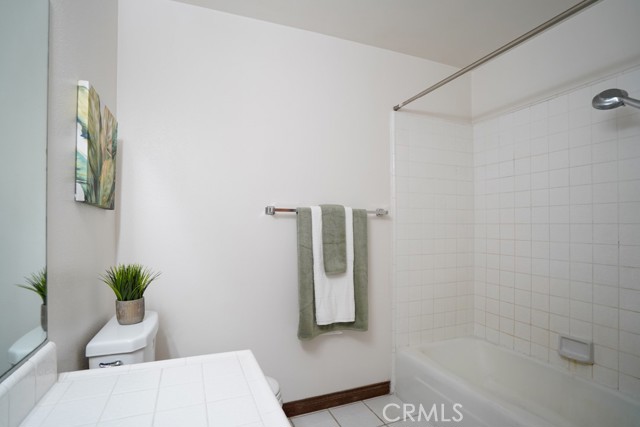 17200 Newhope Street, Fountain Valley CA: https://media.crmls.org/medias/b775066f-e3f5-4d28-9162-63e3f6f0964b.jpg