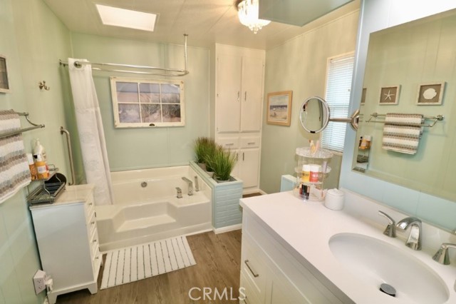 Detail Gallery Image 32 of 36 For 14044 Lake Glen Dr #38,  La Mirada,  CA 90638 - 2 Beds | 2 Baths