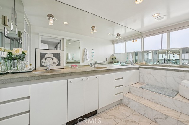 Detail Gallery Image 9 of 20 For 6 Voyage St #204,  Marina Del Rey,  CA 90292 - 2 Beds | 2 Baths