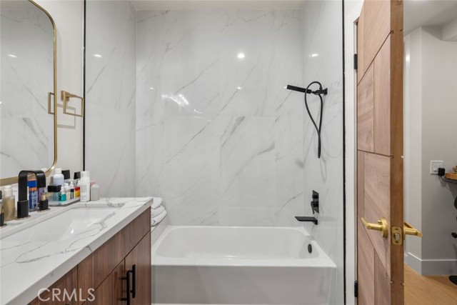 Detail Gallery Image 22 of 29 For 9000 Cynthia St #302,  West Hollywood,  CA 90069 - 2 Beds | 2 Baths