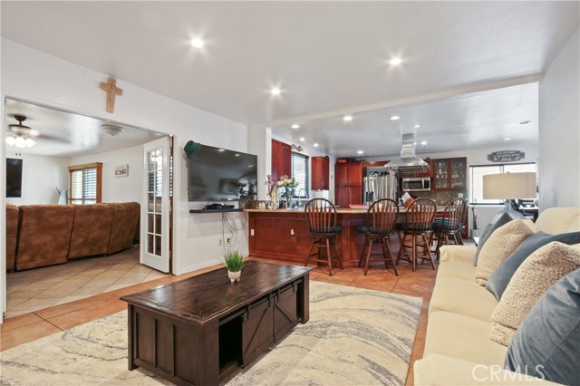 10301 Rhiems Road, Anaheim CA: https://media.crmls.org/medias/b777ae14-6297-4306-9976-ba73dbe57ab3.jpg