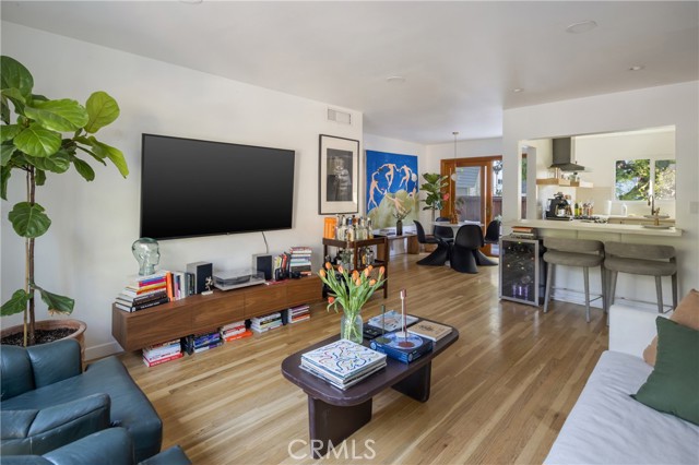 Detail Gallery Image 2 of 15 For 6400 Primrose, Los Angeles,  CA 90068 - 2 Beds | 2 Baths