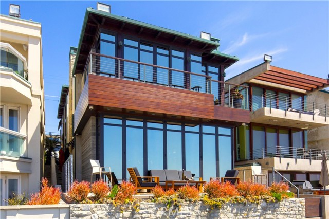 Detail Gallery Image 4 of 28 For 3124 the Strand, Hermosa Beach,  CA 90254 - 4 Beds | 6 Baths