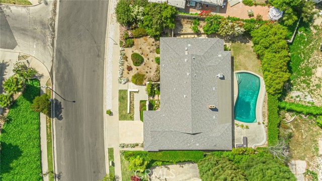Detail Gallery Image 52 of 62 For 18621 Paseo Nuevo Dr, Tarzana,  CA 91356 - 4 Beds | 3/1 Baths