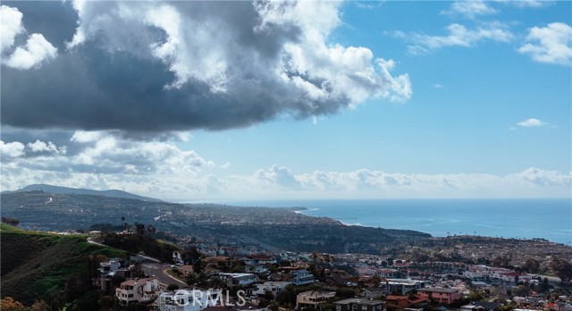 1806 Calle Leticia, San Clemente CA: https://media.crmls.org/medias/b779fd47-21c3-412c-9a29-26b2b078dc10.jpg