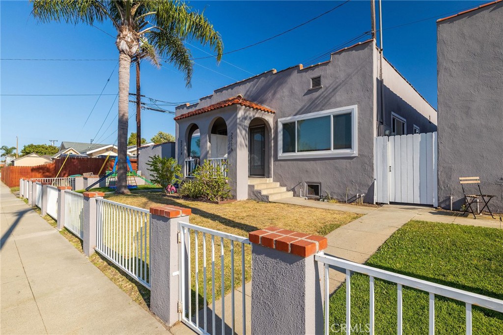 2216 Maricopa Avenue
