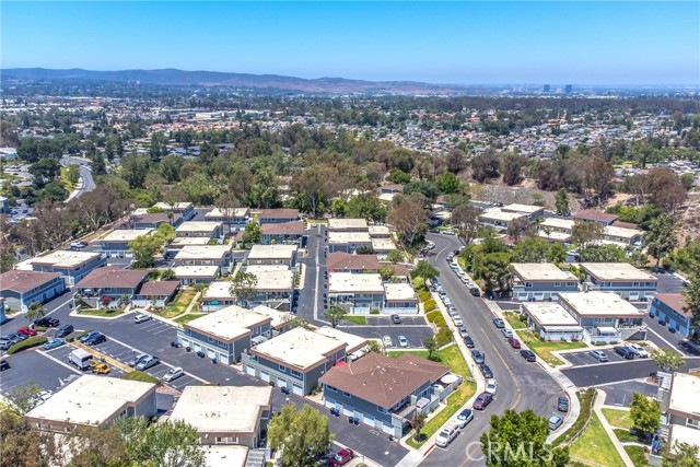 23017 Via Pimiento, Mission Viejo CA: https://media.crmls.org/medias/b77ab067-b370-4113-9516-76aec94cae69.jpg