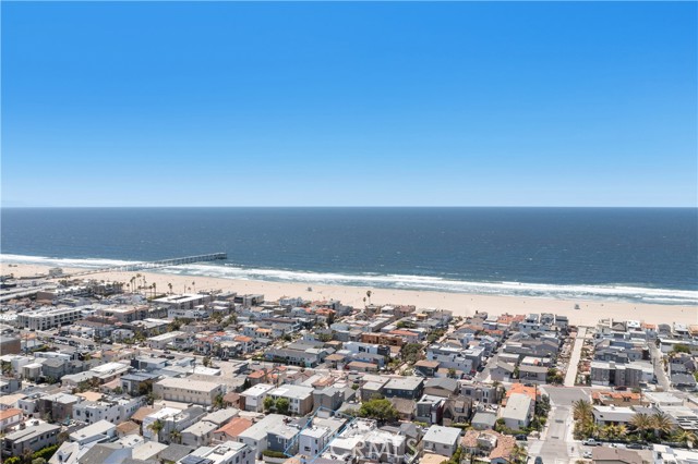 1820 Manhattan Avenue, Hermosa Beach, California 90254, 5 Bedrooms Bedrooms, ,6 BathroomsBathrooms,Residential,Sold,Manhattan,SB22093926